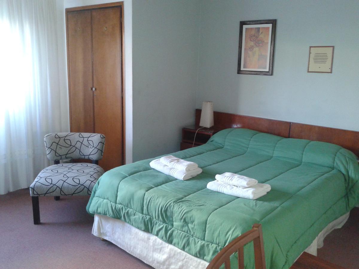 Iberia Hotel Olascoaga Neuquen Ngoại thất bức ảnh