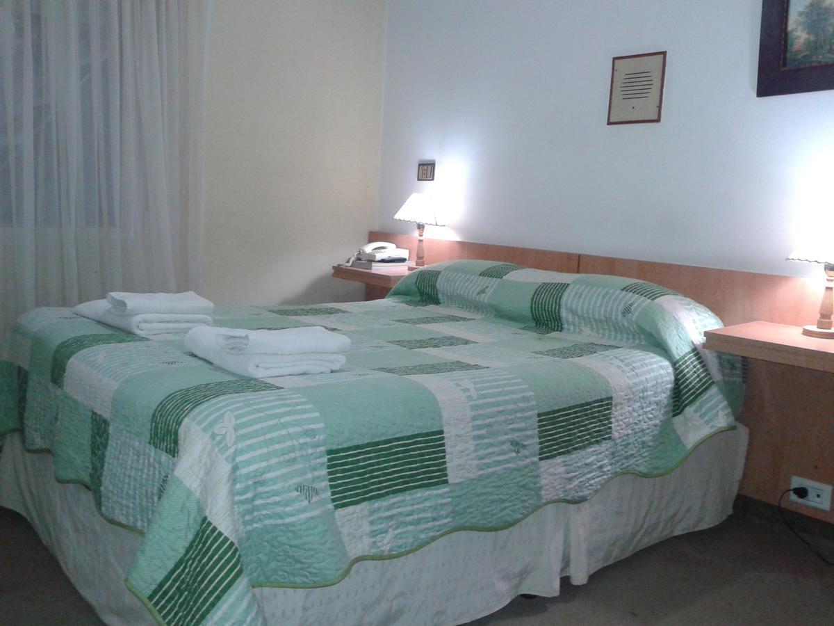 Iberia Hotel Olascoaga Neuquen Ngoại thất bức ảnh