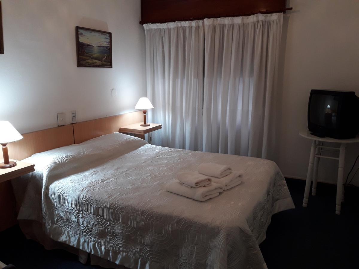 Iberia Hotel Olascoaga Neuquen Ngoại thất bức ảnh