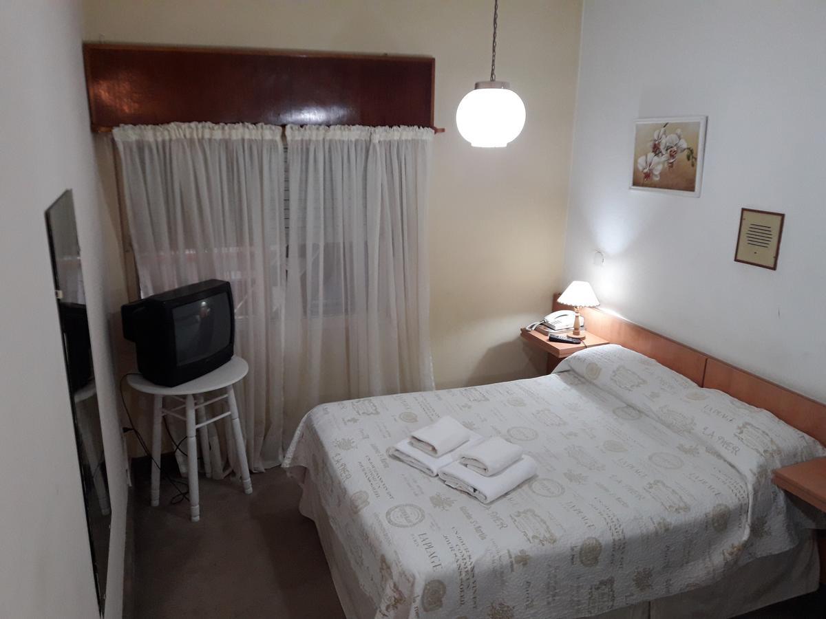 Iberia Hotel Olascoaga Neuquen Ngoại thất bức ảnh